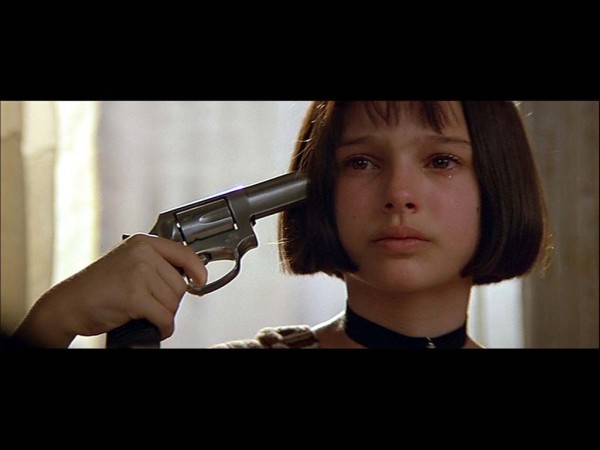 natalie-portman_leon-gun2