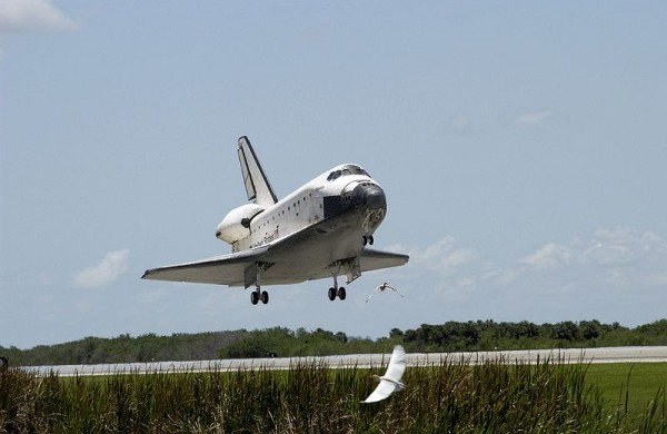NASA_Space_Shuttle_Atlantis_la