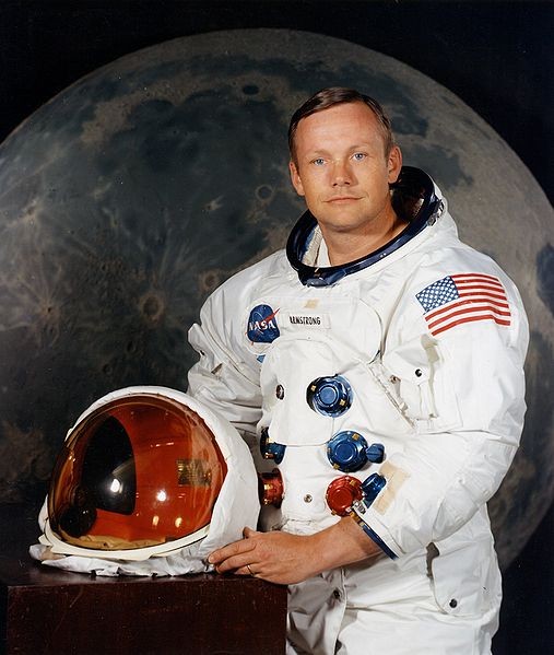 Neil_Armstrong_pose