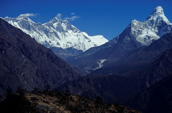 Mt_Everest_And_Ama_dablam