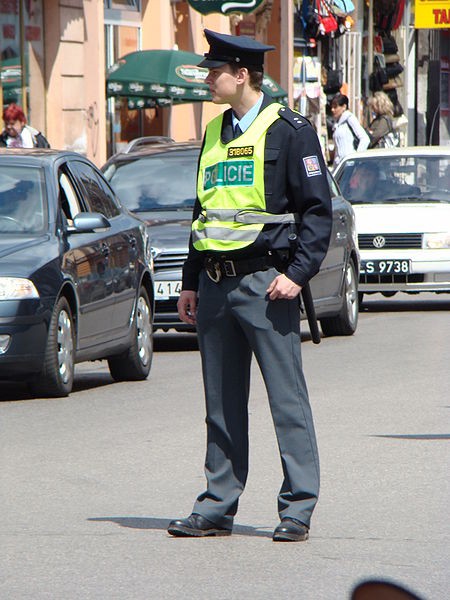 450px-PolicistaCeskyTesin
